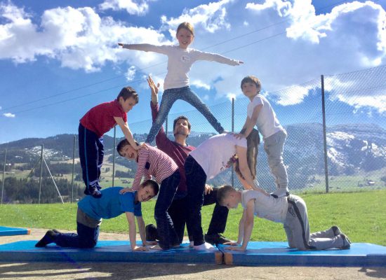 Fliegender_Zirkus_galerie_Pyramide-2048x1536