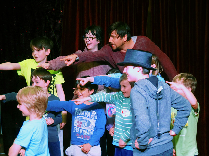 Zirkus mit Kindern, Kinderzirkus als Ferienworkshop, Schulprojektwoche Zirkus